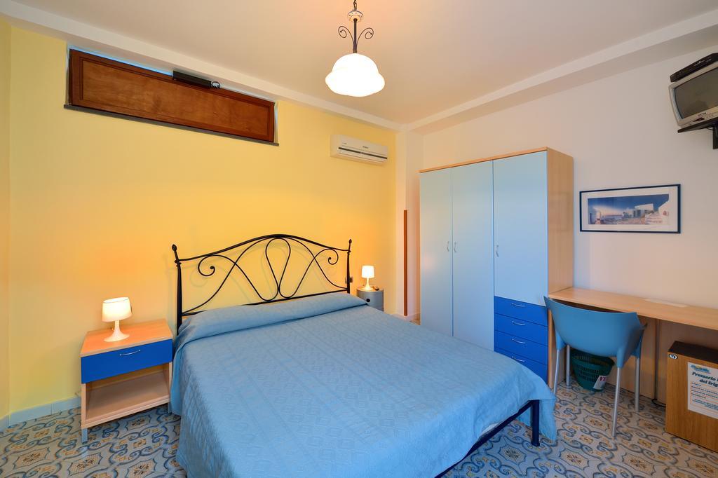 Bed and Breakfast La Capannina Прочида Номер фото